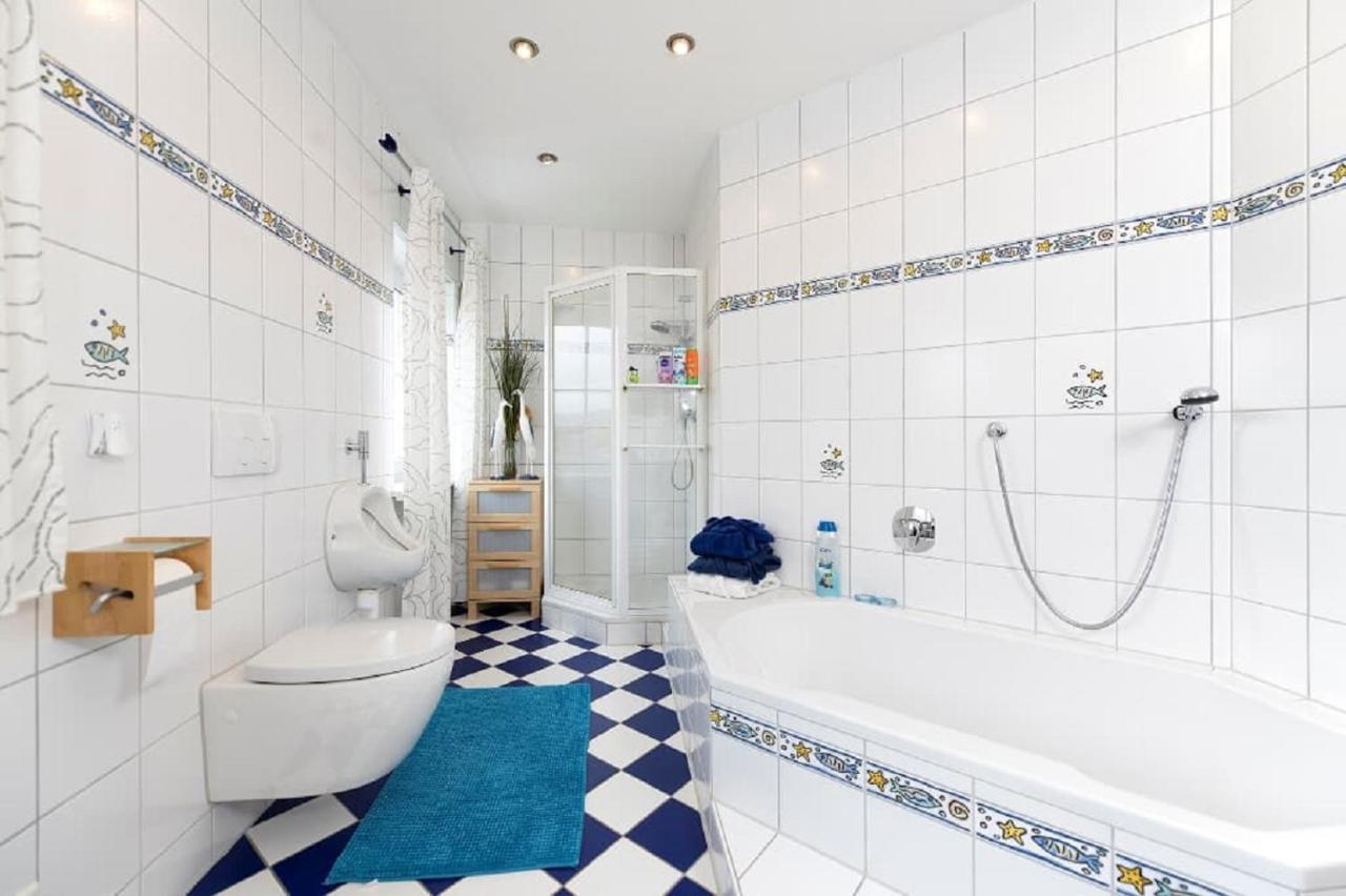 Monis Apartment